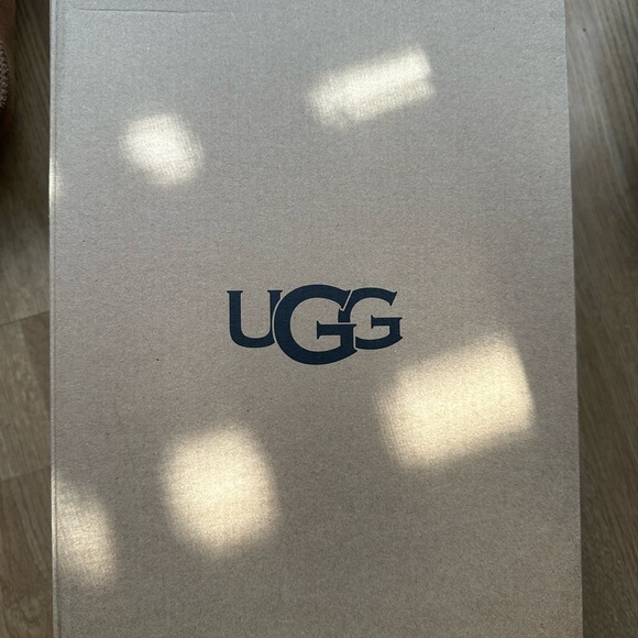 UGG Women's Tasman Slippers, used - Picture 2 of 10